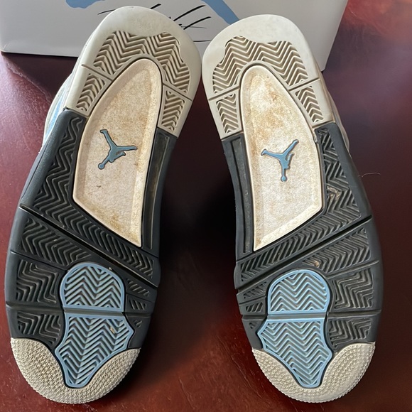 Air Jordan 4 Retro University Blue - Picture 3 of 10